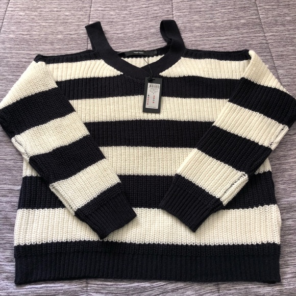 Open shoulder sweater - Picture 2 of 5